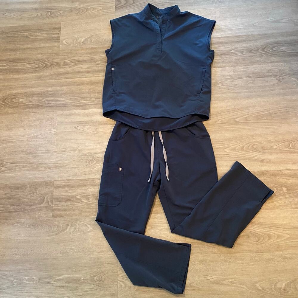 FIGS Blue Rafaela Top Kade Straight Leg Pants Scrub Set Uniform Small / Medium